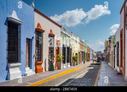 Spagnolo coloniale case, Calle 59 area pedonale in Campeche, la penisola dello Yucatan, Messico Foto Stock