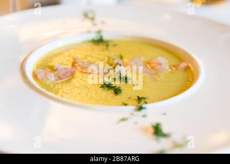 Primo piano della zuppa di gamberi Foto Stock