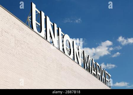 Mercato dell'Unione a Washington DC, USA. Precedentemente conosciuto come mercato dei terminali dell'Unione, l'edificio ospita una sala ristorazione. Foto Stock