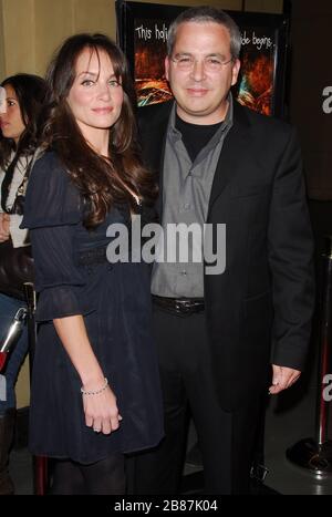 Kristen Cloke e Glen Morgan al Los Angeles Premiere di 'Natale Nero' tenuto al Mann's Chinese 6 a Hollywood, CA. L'evento si è svolto martedì 19 dicembre 2006. Foto di: SBM / PictureLux - riferimento file 33984-9520SBMPLX Foto Stock