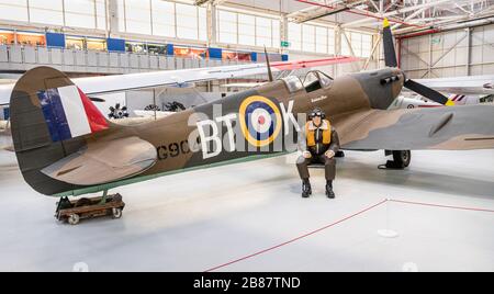 Airfix Spitfire 1 - 1 e James May Models, RAF Museum, Cosford Foto Stock