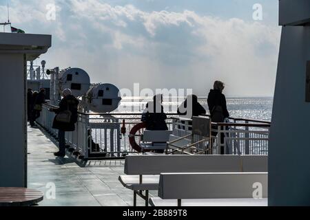 Traghetto per il Mare del Nord MS 'Ostfriesland' operava con il carburante ecologico GNL, gas naturale liquefatto, GPL, Reederei AG EMS, Isola del Mare del Nord o Foto Stock