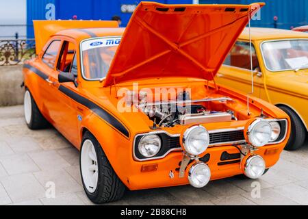 Bray, Irlanda, giugno 2018, spettacolo del Bray Vintage Car Club, esposizione all'aperto di auto retrò. Ben curato Ford Escort Messico mk3 dal 1974 Foto Stock