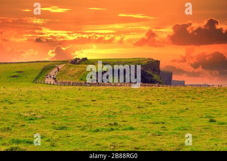 Immagine delle famose scogliere di Moher nella contea di Clare, Irlanda. Foto Stock