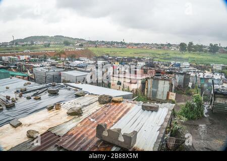 Johannesburg, Sudafrica - 5 dicembre 2019 - baraccopoli nella cittadina di Soweto Foto Stock