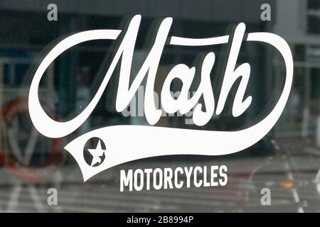 Bordeaux , Aquitaine / Francia - 10 14 2019 : Mash segno logo concessionaria moto negozio emblema Moto negozio Foto Stock