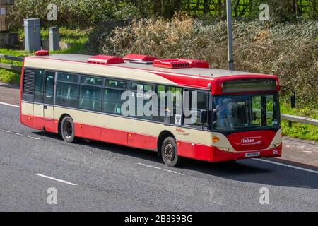 2009 Scania N Series Halton 88 transport monodecker; operatore di pullman sulla M6 a Lancaster, Regno Unito Foto Stock