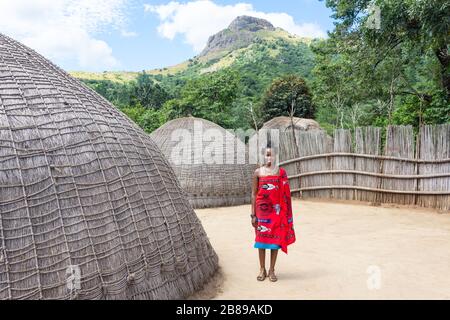 Case di alveare tradizionali al Centro Culturale Swazi, Riserva Naturale di Mantenga, Lobamba, Valle Ezulwini, Regno di Eswatini (Swaziland) Foto Stock