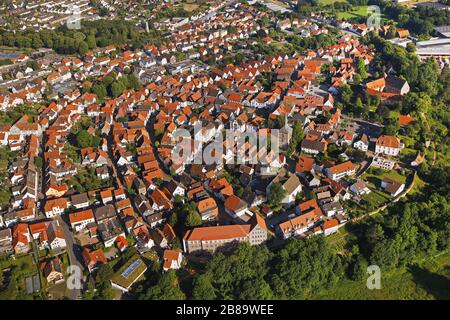 , inner city of Blomberg with the belfry of the Martini church, 27.06.2011, aerial view, Germany, North Rhine-Westphalia, Blomberg Foto Stock