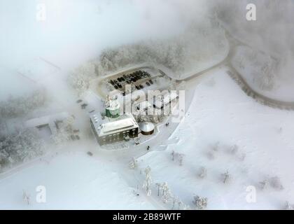 , Winterly hotel-ristorante e Asten Tower sulla montagna innevata Kahler Asten in Winterberg, 26.01.2013, vista aerea, Germania, Nord Reno-Westfalia, Winterberg Foto Stock