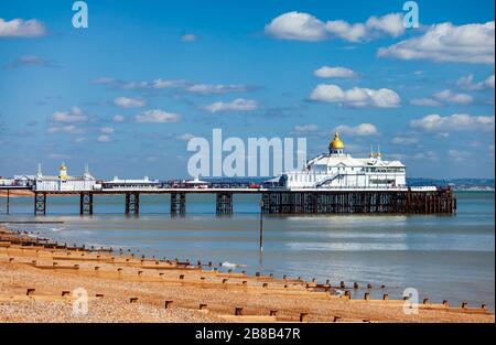 Eastbourne Pier, Eastbourne, East Sussex, Inghilterra, Regno Unito. Foto Stock