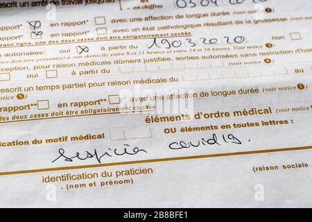 Certificat médical avec cas positif au Coronavirus (Covid-19) Foto Stock