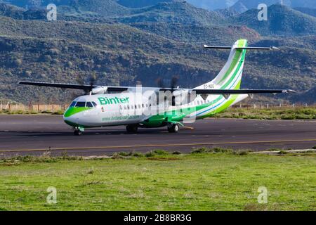 Tenerife, Spagna – 25 novembre 2019: Aereo Binter Canarias ATR 72-600 all'aeroporto di Tenerife Nord (TFN) in Spagna. Foto Stock