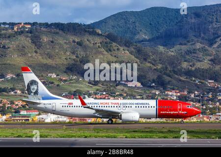 Tenerife, Spagna – 25 novembre 2019: Aereo Norwegian Air Shuttle Boeing 737-800 all'aeroporto di Tenerife Nord (TFN) in Spagna. Foto Stock