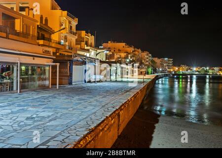 Città di Ierapetra (Creta, Grecia) che assomiglia ad una 'città fantasma' dopo le severe misure del governo greco per la pandemia di coronavirus.