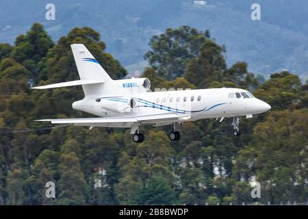 Medellin, Colombia – 25 gennaio 2019: Aereo privato Dassault Falcon 50 all'aeroporto Medellin Rionegro (MDE) in Colombia. Foto Stock