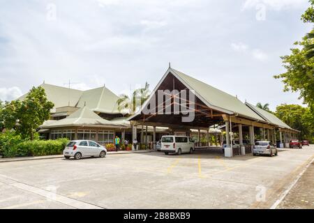 Praslin, Seychelles – 7 febbraio 2020: Terminal dell'aeroporto di Praslin (PRI) alle Seychelles. Foto Stock