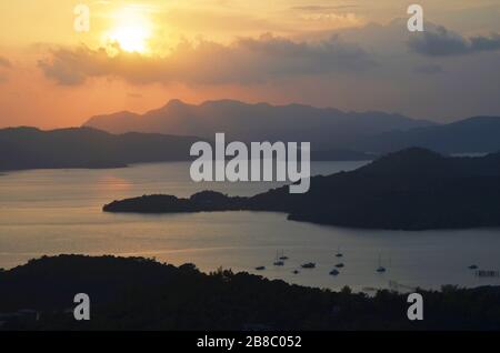 Vista aerea sul tramonto sulle isole Coron Filippine Foto Stock