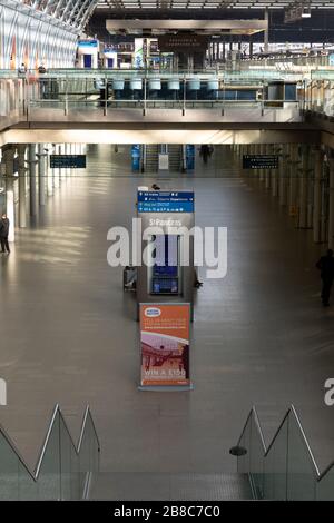 La stazione internazionale di St Pancras di Londra è deserta durante la pandemia di Covid-19 2020 Foto Stock
