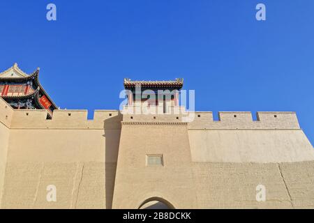 Porta di Chaozong-enceinte di mattoni attaccata al Guanghua-principale cancello orientale. Jiayu Pass-Jiayuguan-Gansu-China-0744 Foto Stock