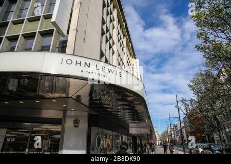 Londra, Regno Unito. 21 Mar 2020. John Lewis annuncia la chiusura del negozio a causa dell'epidemia di coronavirus. Credit: Ollie Cole/Alamy Live News Foto Stock