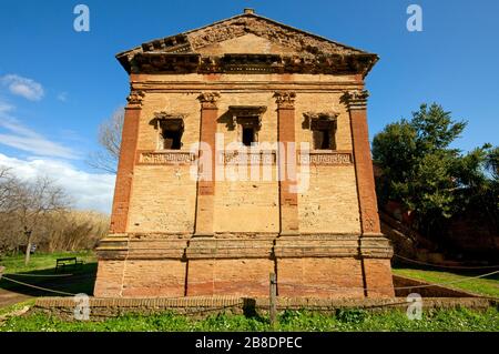 Tomba di Annia Regilla (II sec. d.C.) in Val Caffarella, Parco Regionale Appia Antica, Roma, Lazio, Italia Foto Stock