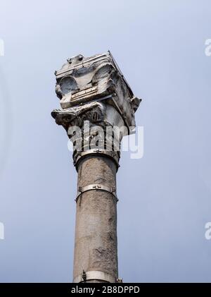 La colonna Kiztasi o Markianos. Un monumento che commemora l'imperatore bizantino Markianos a Istanbul nel 455. Si trova nel quartiere Fatih di Istan Foto Stock