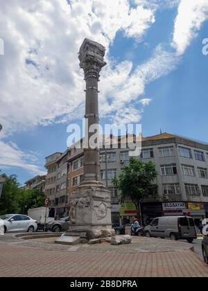 Giugno 04,2016 - Turchia, Istanbul; la colonna Kiztasi o Markianos. Un monumento che commemora l'imperatore bizantino Markianos a Istanbul nel 455. Lo è Foto Stock