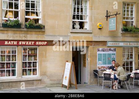 The Bath Sweet Shop on North Parade Passage, Bath, Somerset, Inghilterra, Regno Unito, Gran Bretagna, Europa Foto Stock