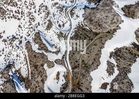 Paesaggio montano innevato sulla montagna di Psiloritis (Ida), Creta, Grecia Foto Stock