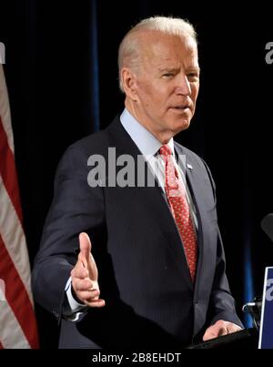 WILMINGTON, DE, USA - 12 MARZO 2020: Joe Biden fornisce osservazioni sulla risposta al Coronavirus (COVID-19) emergenza di salute pubblica all'Hotel Du Pont. Foto Stock