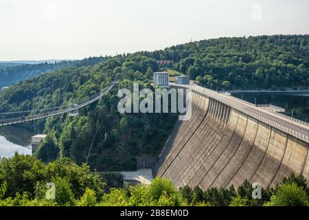 Il ponte sospeso al Rappbodetalsperre in Harz Foto Stock