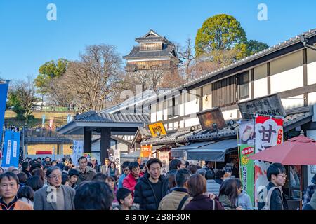 Sakura-no-Baba Johsaien nella città di Kumamoto durante le vacanze di nuovo anno. Una popolare attrazione turistica trasmette ai visitatori il cibo, la storia e la tradizione culturale Foto Stock