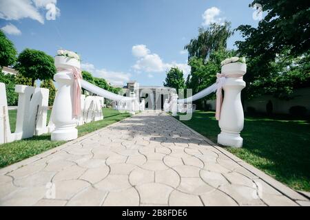 Decorazioni in giardino per un evento speciale Foto Stock