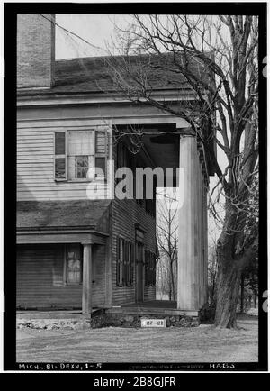 Gordon Hall Dexter MI 1934 portico. Foto Stock