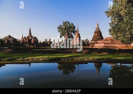 All'interno dello storico Parco Sukhothai tradizionale in Thailandia. Foto Stock