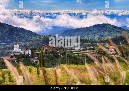 Phra That Pha Son Kaew Tempio a Khao Kho Phetchabun Thailandia. Foto Stock