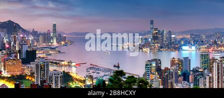 Skyline di Hong Kong di notte, Cina - Asia Foto Stock
