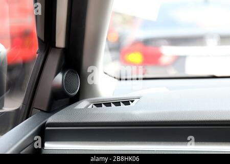 altoparlante per auto di piccole dimensioni Foto Stock