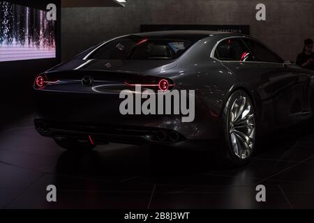 Shanghai, Cina - 16 aprile 2019: Mazda Vision Coupé concept car in mostra nella 18 ° Shanghai International Automobile Industry Exhibition Foto Stock