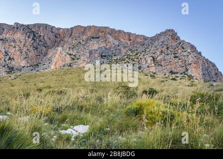 Monte Cofano nella Riserva Naturale Monte Cofano in provincia di Trapani sull'Isola di Sicilia in Italia Foto Stock