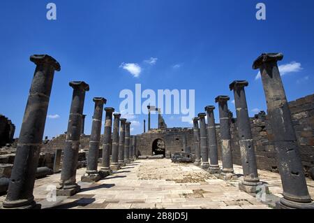 Mercato romano, antica città romana di Bosra, Siria Foto Stock