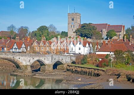 Aylesford, Kent, River Medway, Ponte Vecchio, Chiesa di San Pietro e San Paolo, Foto Stock