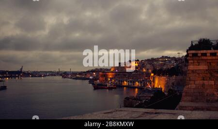 Lungomare della città di la Valletta a Malta. Foto Stock