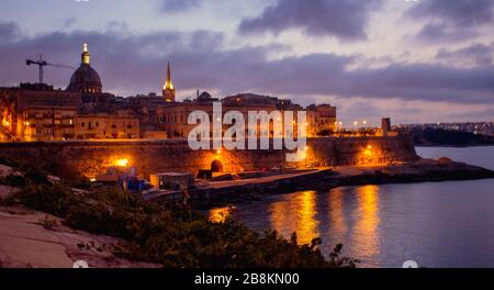 Lungomare della città di la Valletta a Malta. Foto Stock