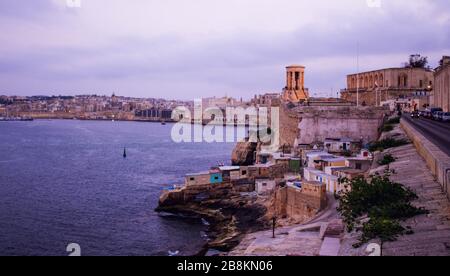 Lungomare della città di la Valletta a Malta. Foto Stock