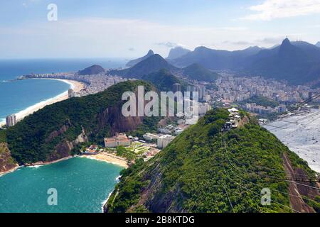 Veduta aerea della Copacabana e Corcovado - Rio de Janeiro Brasile Foto Stock