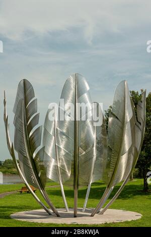 The Kindred Spirits Choctaw Monument art instalation by Alex Pentek in Bailick Park, Midleton, County Cork, Irlanda Foto Stock