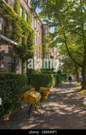Esmarch Strasse, quartiere residenziale superiore di Kiel, capitale dello Schleswig-Holstein, Germania del Nord, Europa Centrale Foto Stock
