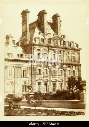 Vista del Pavillon de Flore prima del fuoco del comune (con giardino), Tuileries Palace Vue du pavillon de Flore avant l'incendie de la Commune (avec jardin), palais des tuileries. Parigi (Ier arr.). Photographie d'Edouard-Denis Baldus (1813-1889). Tirage sur papier albuminé. Vers 1854-1855. Parigi, musée Carnavalet. Foto Stock